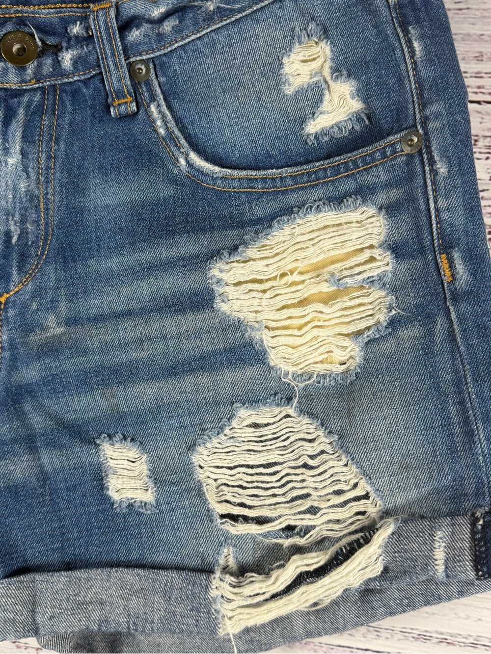 Rag & Bone Distressed Denim Shorts Cuffed Boyfriend Fit Size 27 - Picture 5 of 8